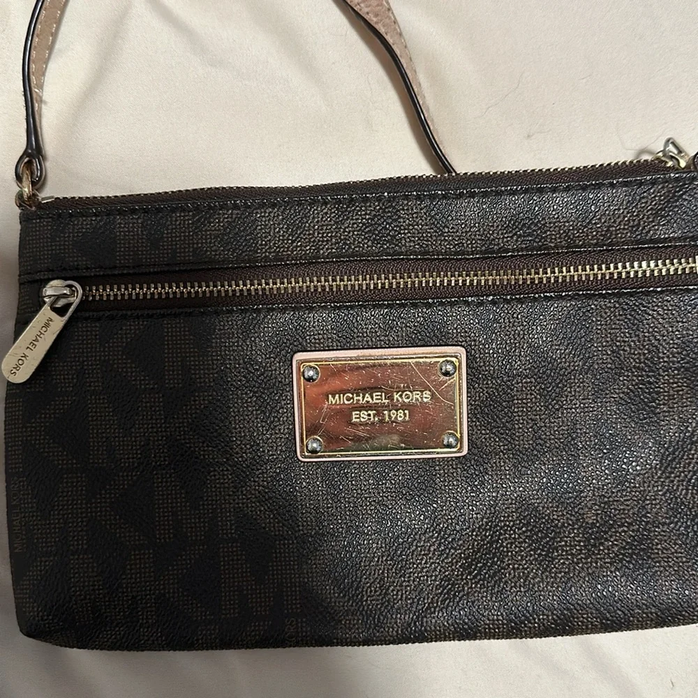 Micheal Kors Wristlet! - Picture 7 of 7